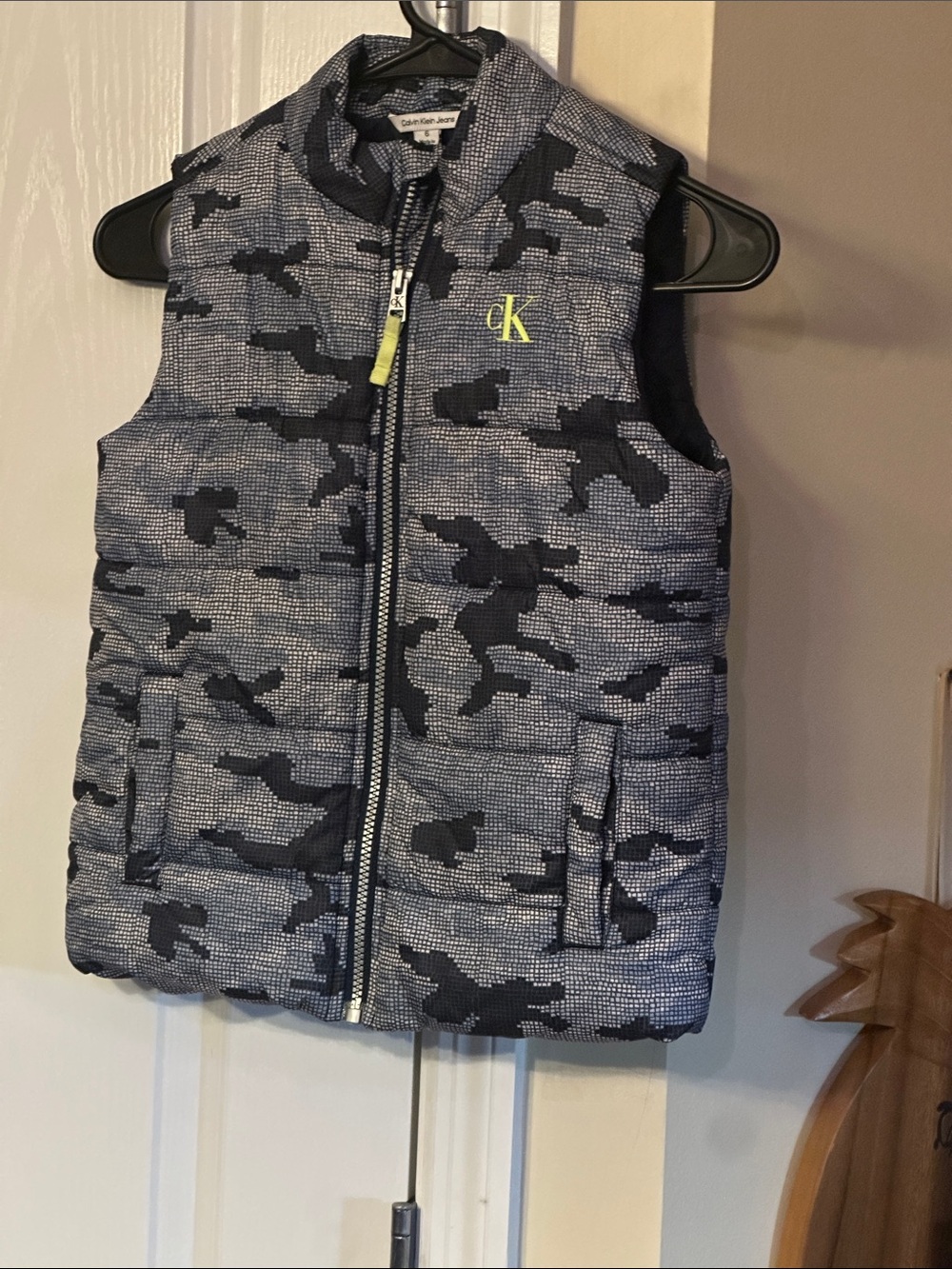 Calvin Klein Kids Gray & Black Camo Quilted Puffer Vest with Neon Yellow CK